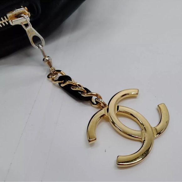 CHANEL CHARM Lambskin Matelasse Chain Shoulder Bag - Picture 9 of 15